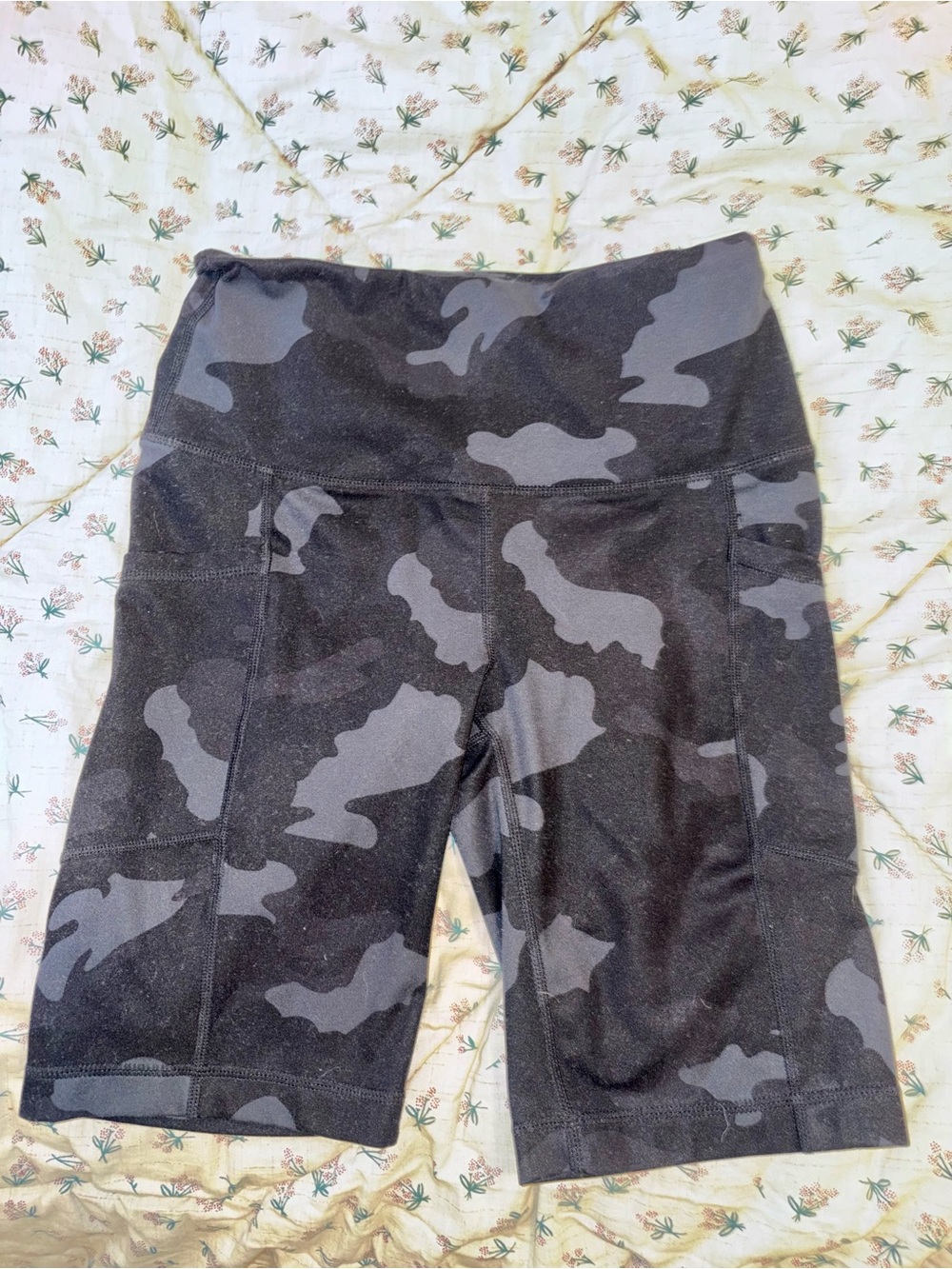 Black & Gray Camo Active Bike Shorts